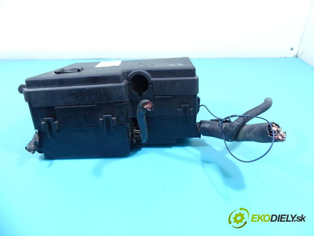 Ford C-Max I 2003-2010 2.0 tdci 136hp manual 100 kW 1997 cm3 5- skříňka pojistková 3M5T-14A067-BB (Pojistkové skříňky)