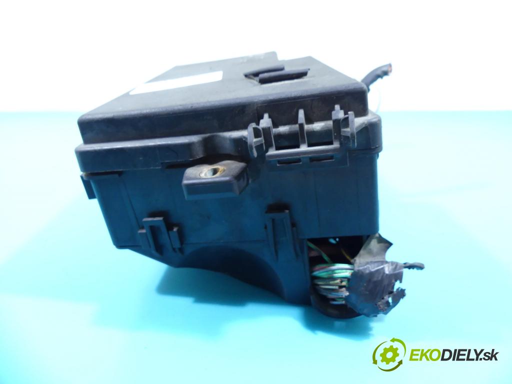 Ford C-Max I 2003-2010 2.0 tdci 136hp manual 100 kW 1997 cm3 5- skříňka pojistková 3M5T-14A067-BB (Pojistkové skříňky)