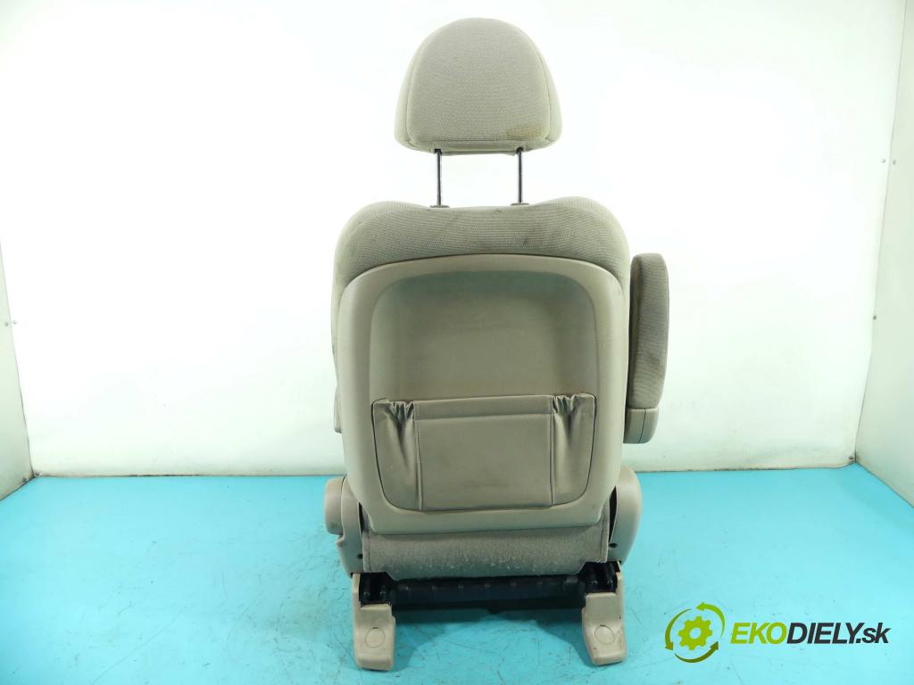 Kia Carnival II 2005-2014 2.9 crdi 185 HP manual 136 kW 2902 cm3 5- Sedačka ľavý  (Sedačky, sedadlá)