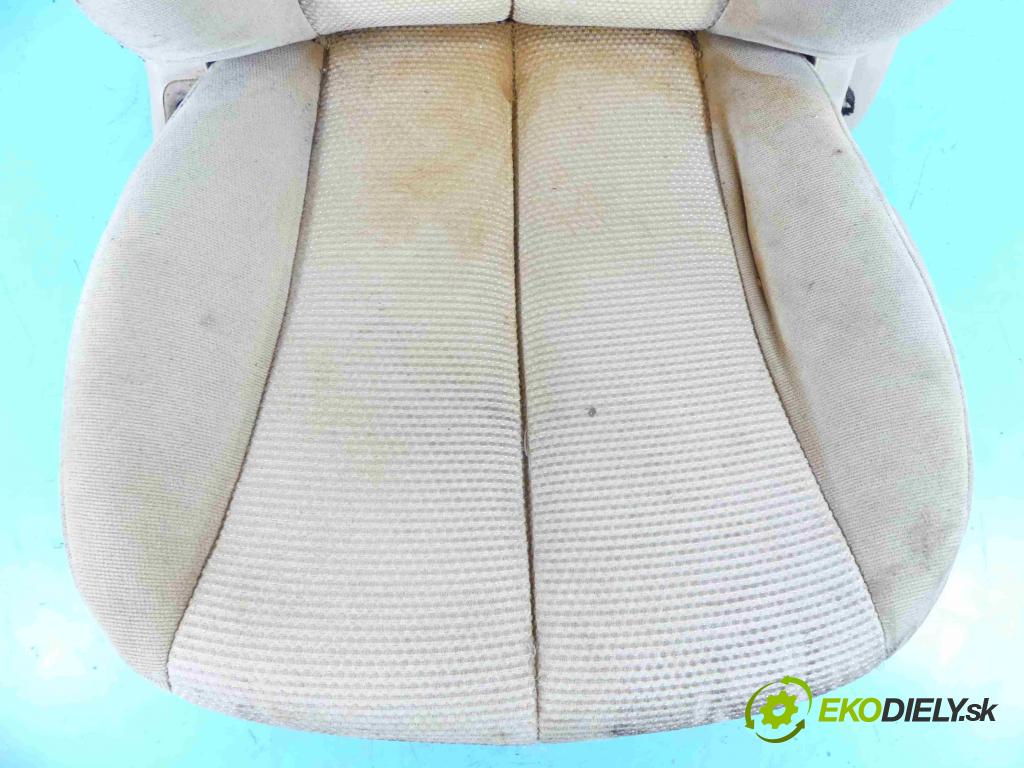 Kia Carnival II 2005-2014 2.9 crdi 185 HP manual 136 kW 2902 cm3 5- Sedačka ľavý  (Sedačky, sedadlá)