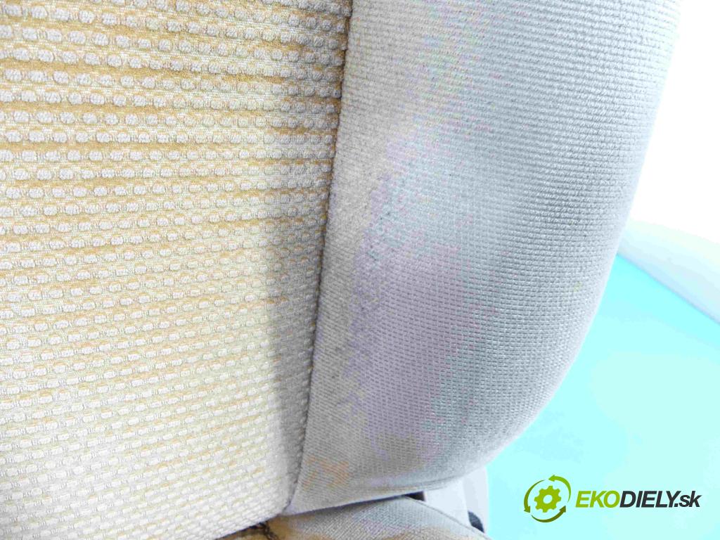 Kia Carnival II 2005-2014 2.9 crdi 185 HP manual 136 kW 2902 cm3 5- Sedačka ľavý  (Sedačky, sedadlá)