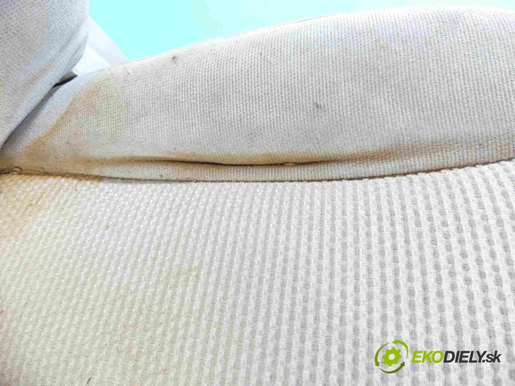 Kia Carnival II 2005-2014 2.9 crdi 185 HP manual 136 kW 2902 cm3 5- Sedačka ľavý  (Sedačky, sedadlá)