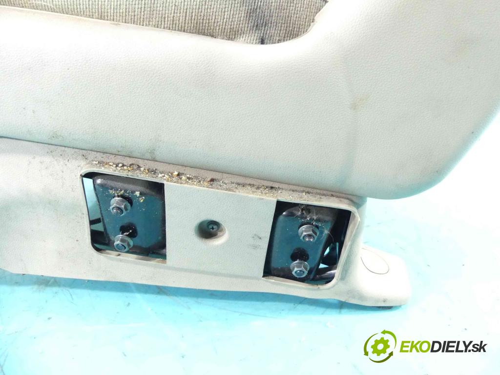 Kia Carnival II 2005-2014 2.9 crdi 185 HP manual 136 kW 2902 cm3 5- Sedačka pravý  (Sedačky, sedadlá)