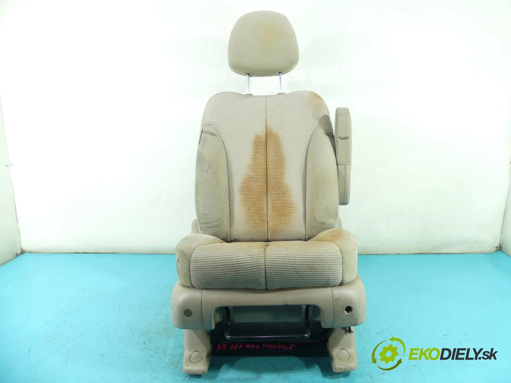 Kia Carnival II 2005-2014 2.9 crdi 185 HP manual 136 kW 2902 cm3 5- Sedačka pravý  (Sedačky, sedadlá)