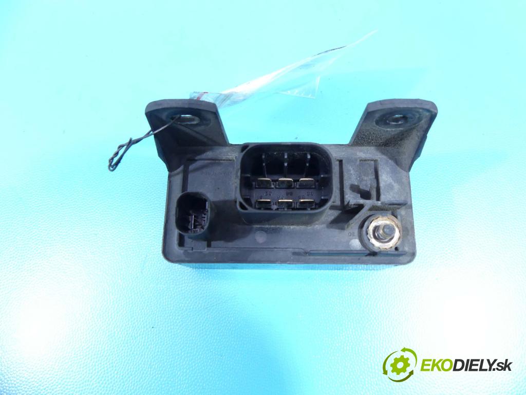 Mercedes CLK II C209 2002-2009 2.7 CDI 170 HP automatic 125 kW 2685 cm3 2- Relé:  (Relé)