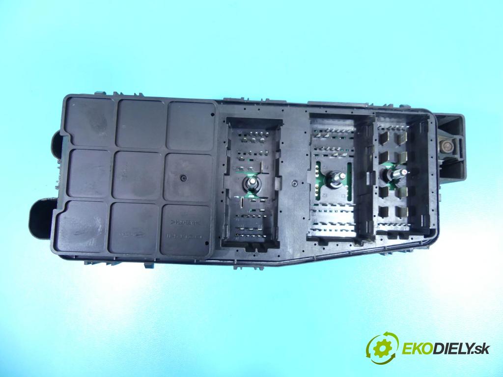 Kia Carnival II 2005-2014 2.9 crdi 185 hp manual 136 kW 2902 cm3 5- skříňka pojistková 919504D050 (Pojistkové skříňky)