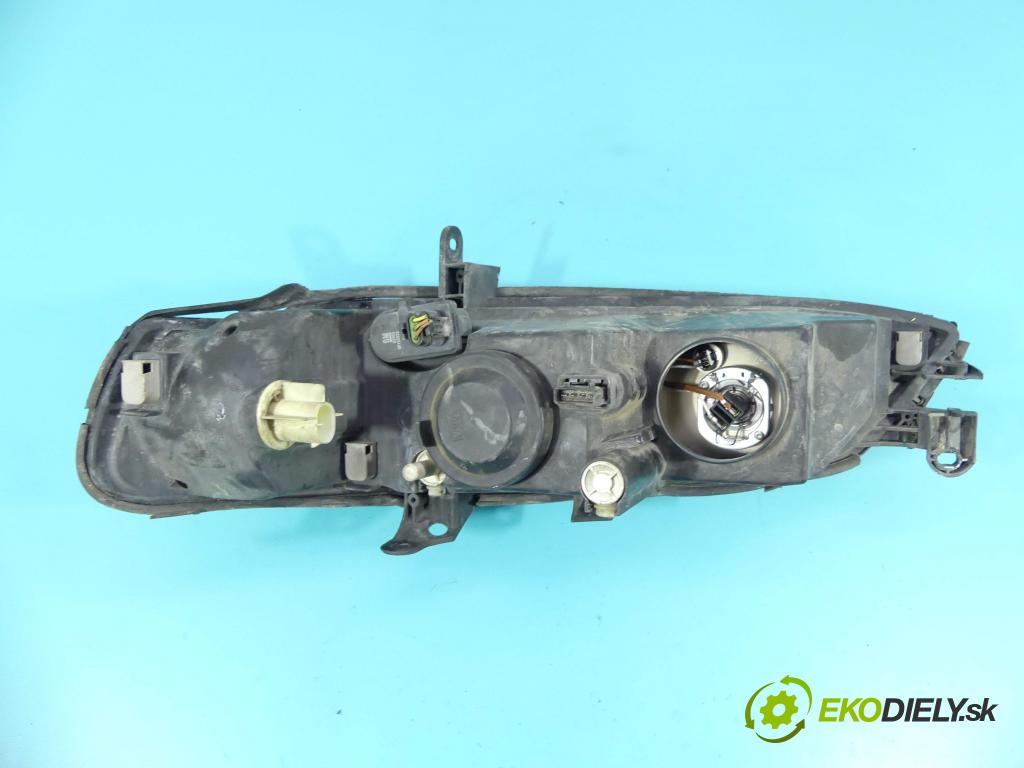 Opel Vectra B 1995-2002 1.8 16v 122 HP manual 90 kW 1796 cm3 4- Reflektor: pravý 90586845 (Pravé)