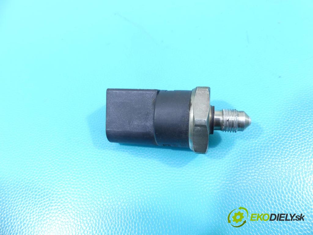 Vw Golf IV 1997-2003 1.6 FSI 110 hp manual 81 kW 1598 cm3 5- snímač tlaku 06D906051A (Snímače tlaku)