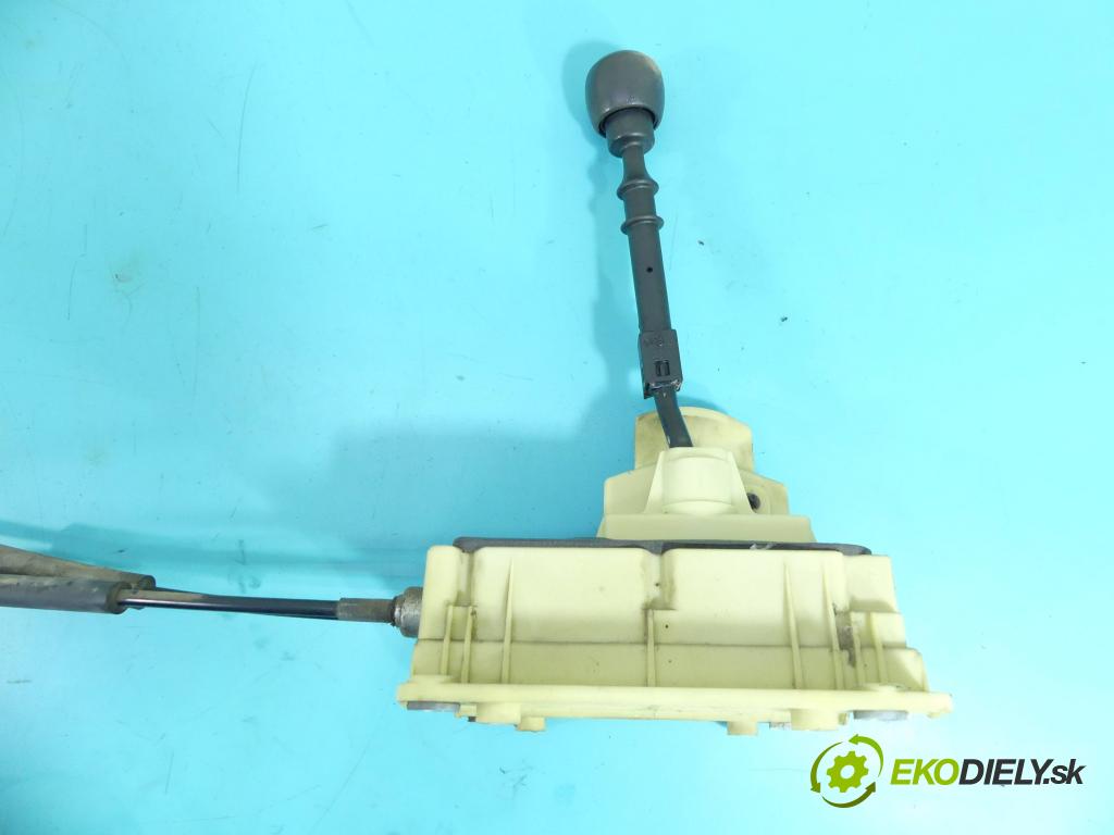 Fiat Stilo 1.4 16v 95 HP manual 70 kW 1368 cm3 5- Páka: Změny: stupeň,rýchlosť (Rýchlostné páky / kulisy)