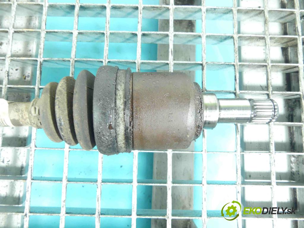 Fiat Punto Grande 1.4 77 HP manual 57 kW 1368 cm3 5- poloos ľavé  (Poloosy)