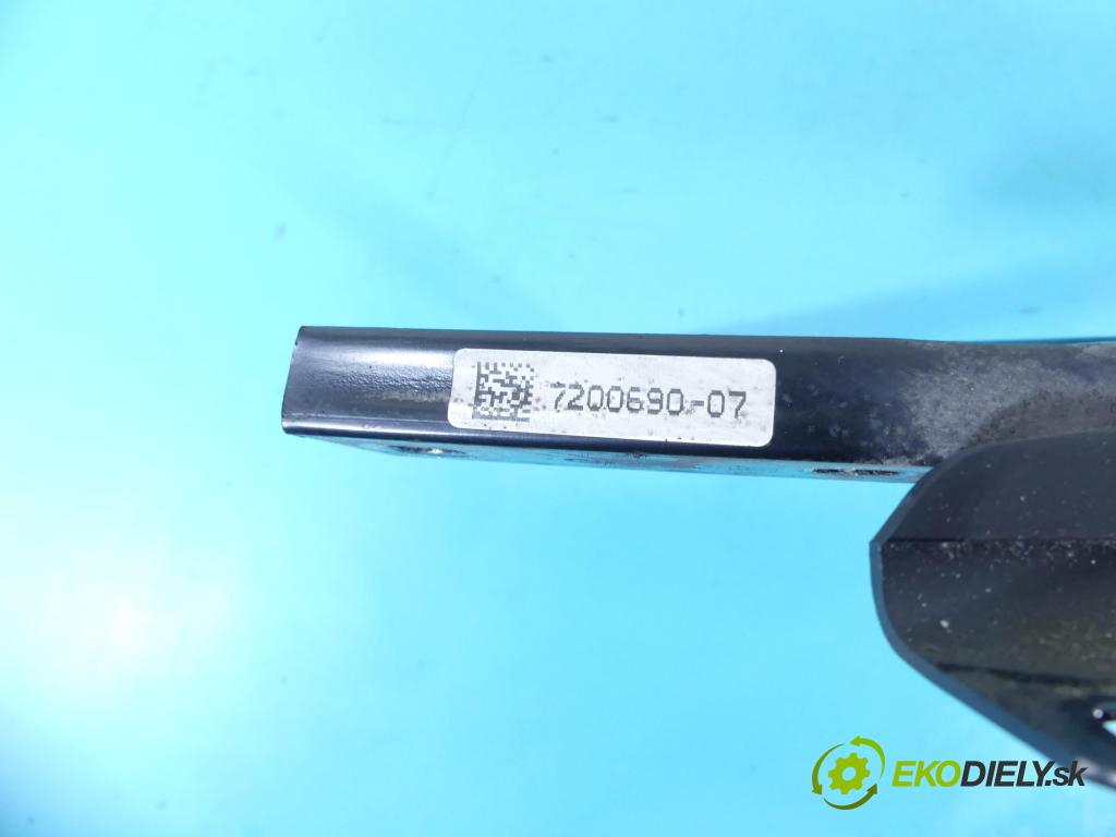 Bmw 5 F10 2010-2017 2.0 184 hp automatic 135 kW 1995 cm3 4- stěna přední 7200690 (Výztuhy přední)