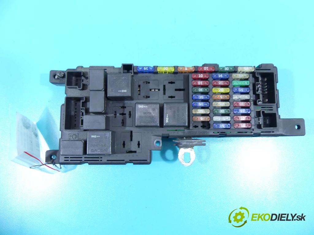 Volvo S60 I 2000-2010 2.4 20V 170 hp manual 125 kW 2435 cm3 4- skříňka pojistková 518322326 (Pojistkové skříňky)