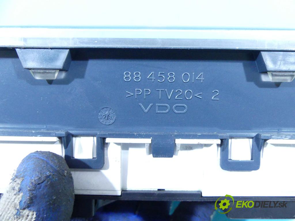 Toyota Avensis I T22 1997-2003 2.0 TD 90 HP manual 66 kW 1975 cm3 5- prístrojovka/ budíky 88458014 (Prístrojové dosky, displeje)