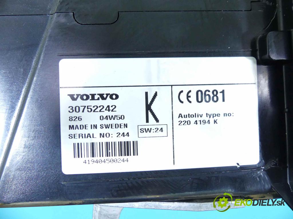 Volvo S80 I 1998-2006 2.4 D5 163 HP automatic 120 kW 2401 cm3 4- Radio originál 30737704