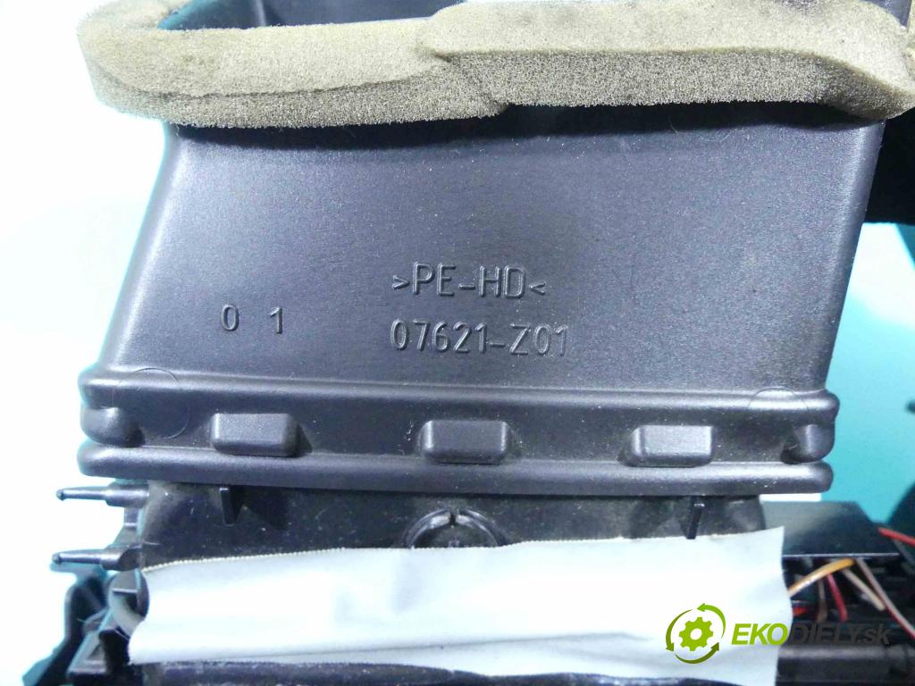 Bmw 5 F10 2010-2017 2.0 184hp automatic 135 kW 1995 cm3 4- Mřížka: kúrenia stredová 16828110 (Mriežky kúrenia (fukáre))