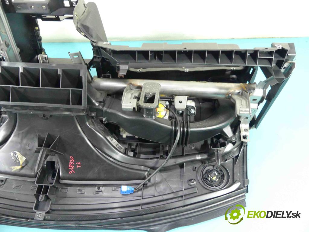 Citroen C4 II 2010-2017 1.6 hdi 92 HP manual 68 kW 1560 cm3 5- kokpit,pristrojová doska rozdeľovacia