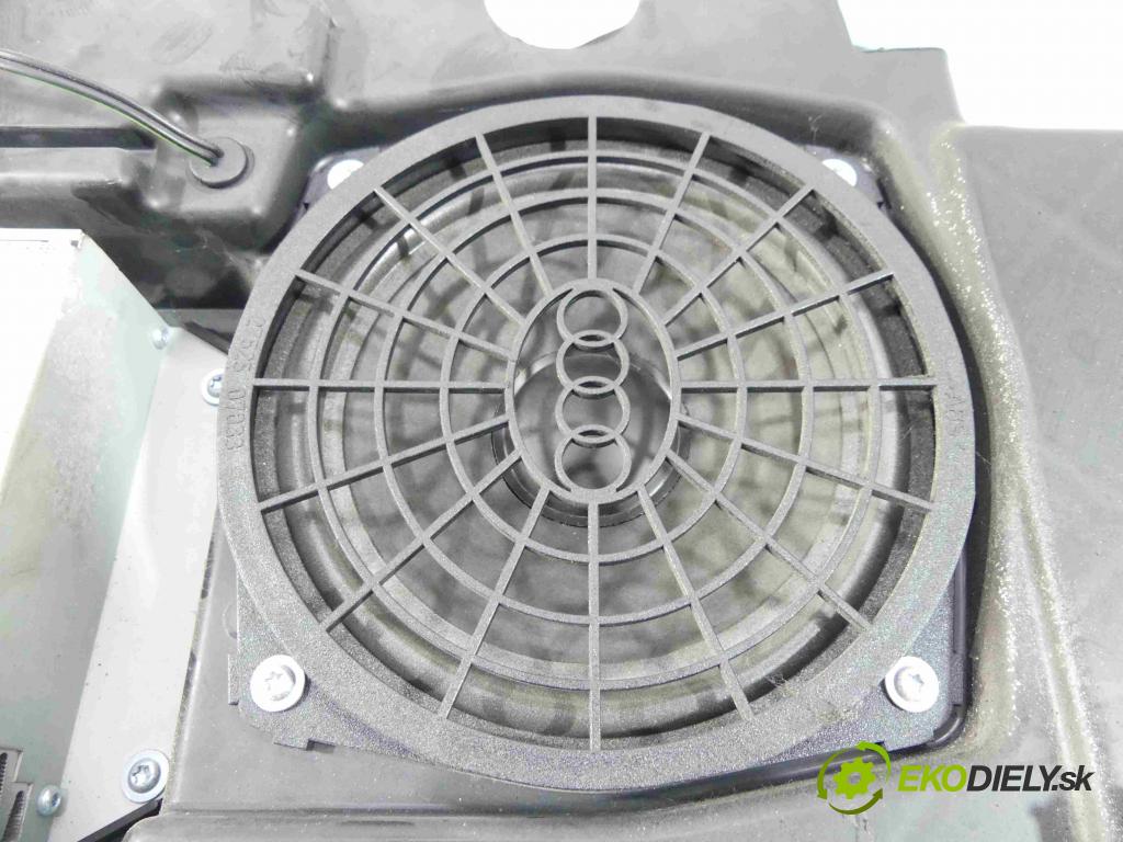 Audi A4 B7 2004-2008 1.8 T (ADR) 163 HP manual 120 kW 1781 cm3 5- Subwoofer: 8E9035223D (Audio zariadenia)