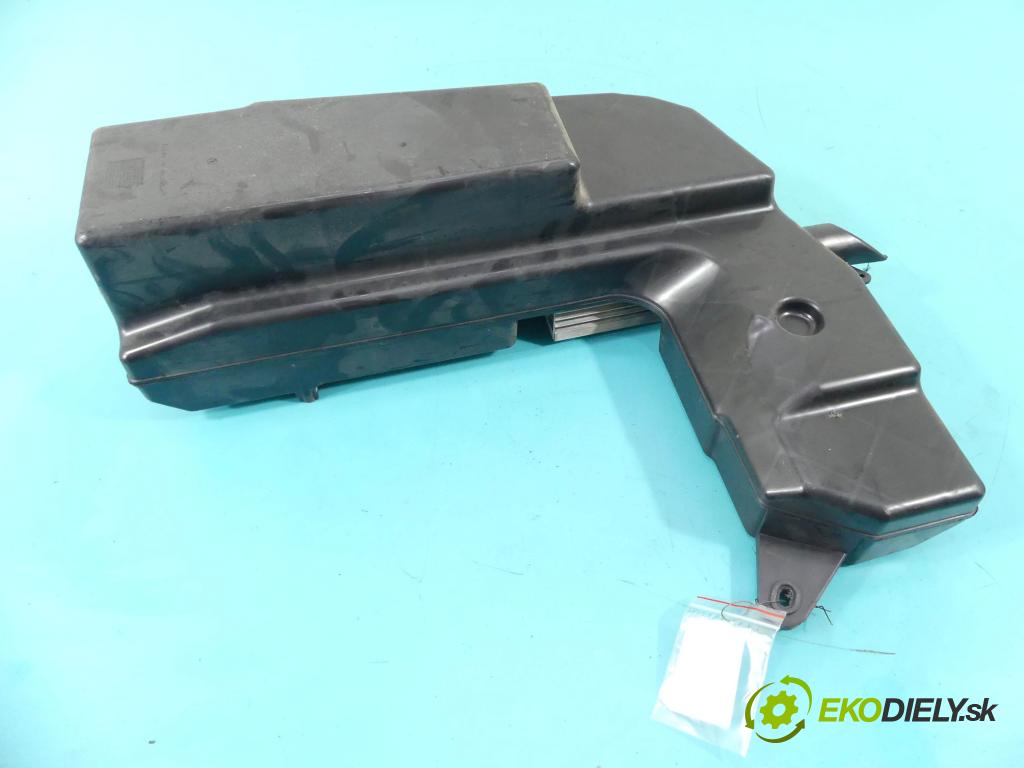 Audi A4 B7 2004-2008 1.8 T (ADR) 163 HP manual 120 kW 1781 cm3 5- Subwoofer: 8E9035223D (Audio zariadenia)