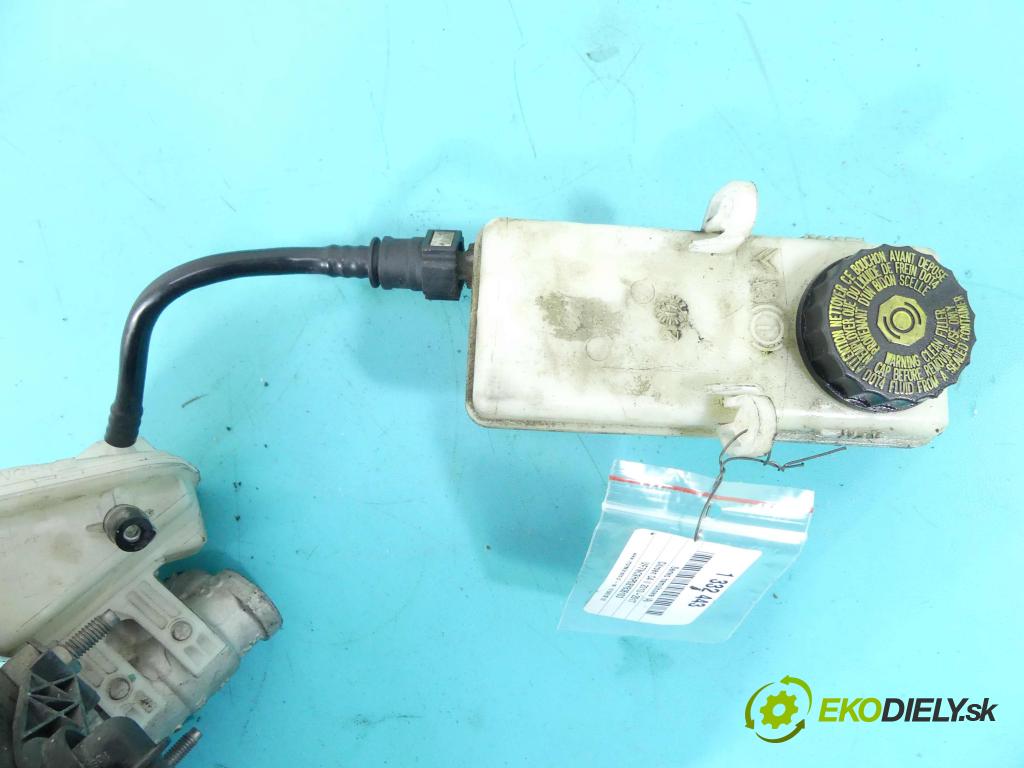 Citroen C4 II 2010-2017 1.6 hdi 92 HP manual 68 kW 1560 cm3 5- servo brzdové 9680931580