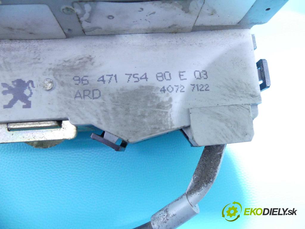 Citroen C4 I 2004-2011 1.4 16v 88 hp manual 65 kW 1360 cm3 5- zámek zadní pravý 9647175480