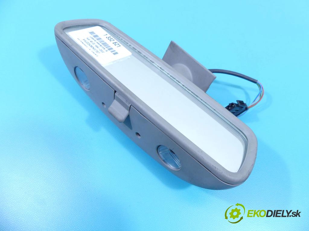 Audi A8 D2 1994-2002 2.8 V6 193 hp automatic 142 kW 2771 cm3 4- zpětné zrcátko vnitřní  (Světla vnitřní)