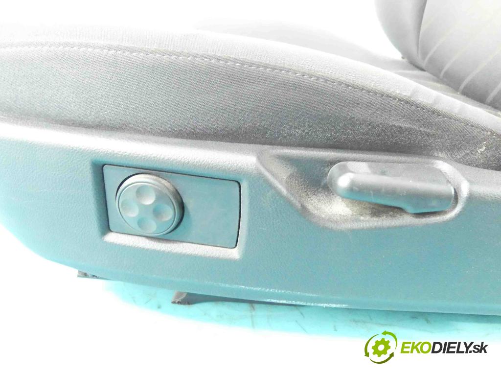 Audi A8 D2 1994-2002 2.8 V6 193 HP automatic 142 kW 2771 cm3 4- Sedačka ľavý  (Sedačky, sedadlá)