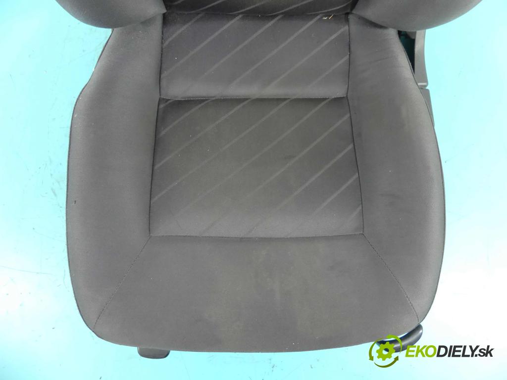 Audi A8 D2 1994-2002 2.8 V6 193 HP automatic 142 kW 2771 cm3 4- Sedačka ľavý  (Sedačky, sedadlá)