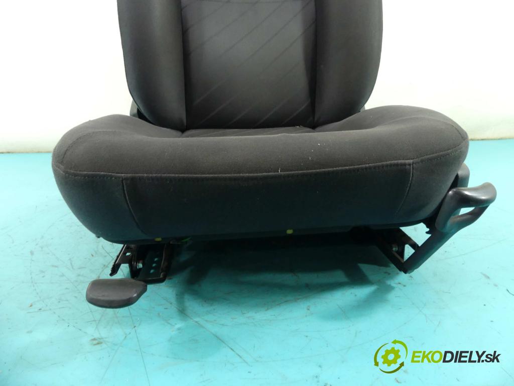 Audi A8 D2 1994-2002 2.8 V6 193 HP automatic 142 kW 2771 cm3 4- Sedačka ľavý  (Sedačky, sedadlá)