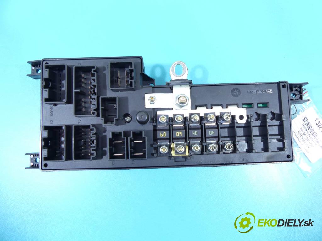 Volvo S80 I 1998-2006 2.4 D5 163 hp automatic 120 kW 2401 cm3 4- skříňka pojistková 518828108 (Pojistkové skříňky)