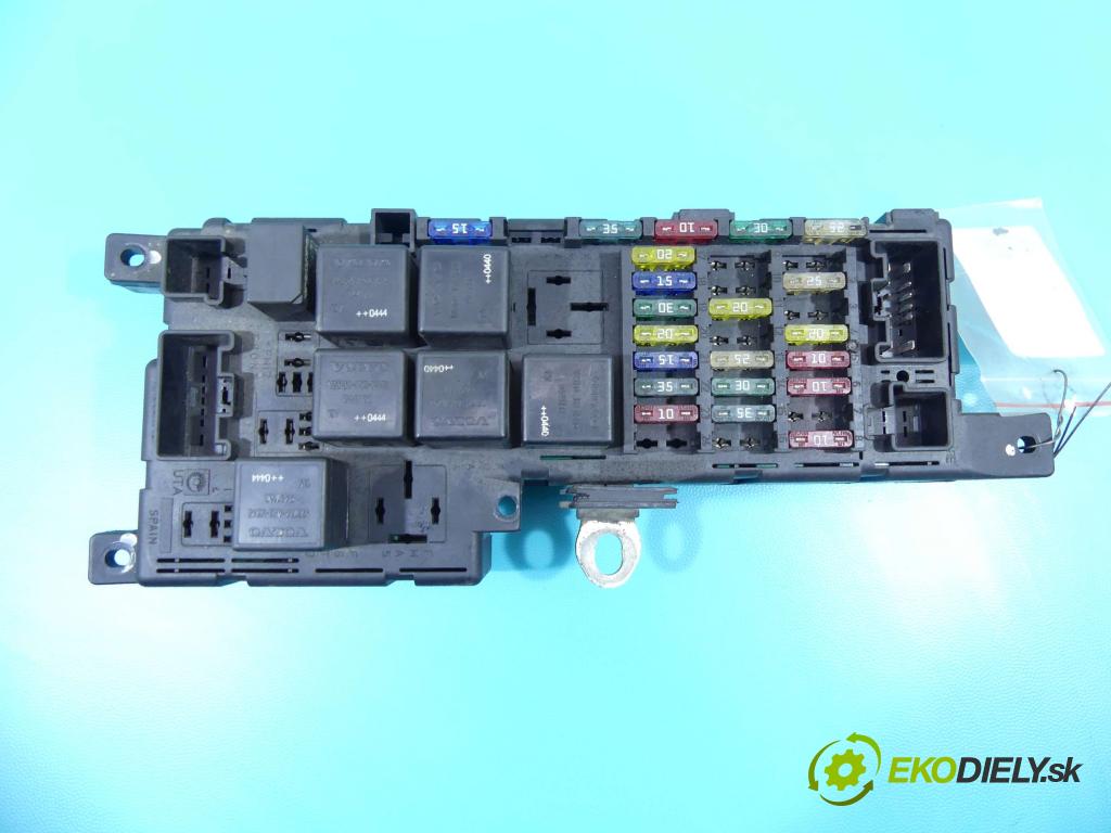 Volvo S80 I 1998-2006 2.4 D5 163 hp automatic 120 kW 2401 cm3 4- skříňka pojistková 518828108 (Pojistkové skříňky)