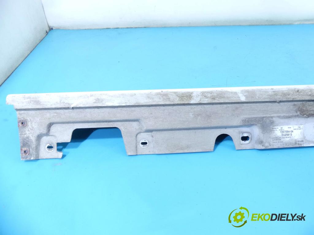 Bmw 5 F10 2010-2017 2.0d 184 hp automatic 135 kW 1995 cm3 4- lišta práh: pravé 7207094 (Prahová lišta)