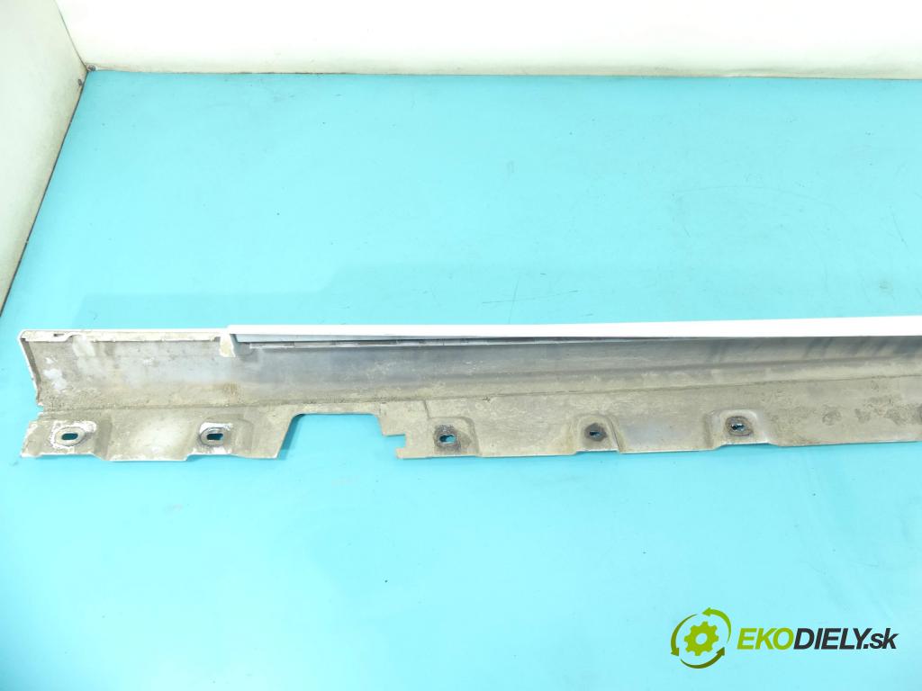 Bmw 5 F10 2010-2017 2.0d 184 hp automatic 135 kW 1995 cm3 4- lišta práh: pravé 7207094 (Prahová lišta)