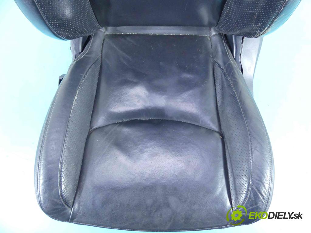 Mitsubishi Outlander II 2006-2013 2.2 DI-D 156 HP manual 115 kW 2179 cm3 5- Sedačka ľavý  (Sedačky, sedadlá)