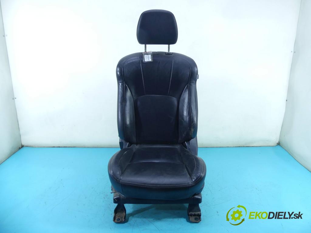 Mitsubishi Outlander II 2006-2013 2.2 DI-D 156 HP manual 115 kW 2179 cm3 5- Sedačka ľavý  (Sedačky, sedadlá)