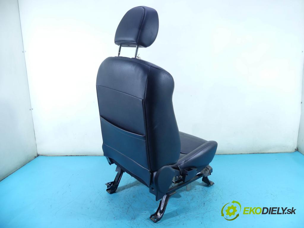 Mitsubishi Outlander II 2006-2013 2.2 DI-D 156 HP manual 115 kW 2179 cm3 5- Sedačka ľavý  (Sedačky, sedadlá)