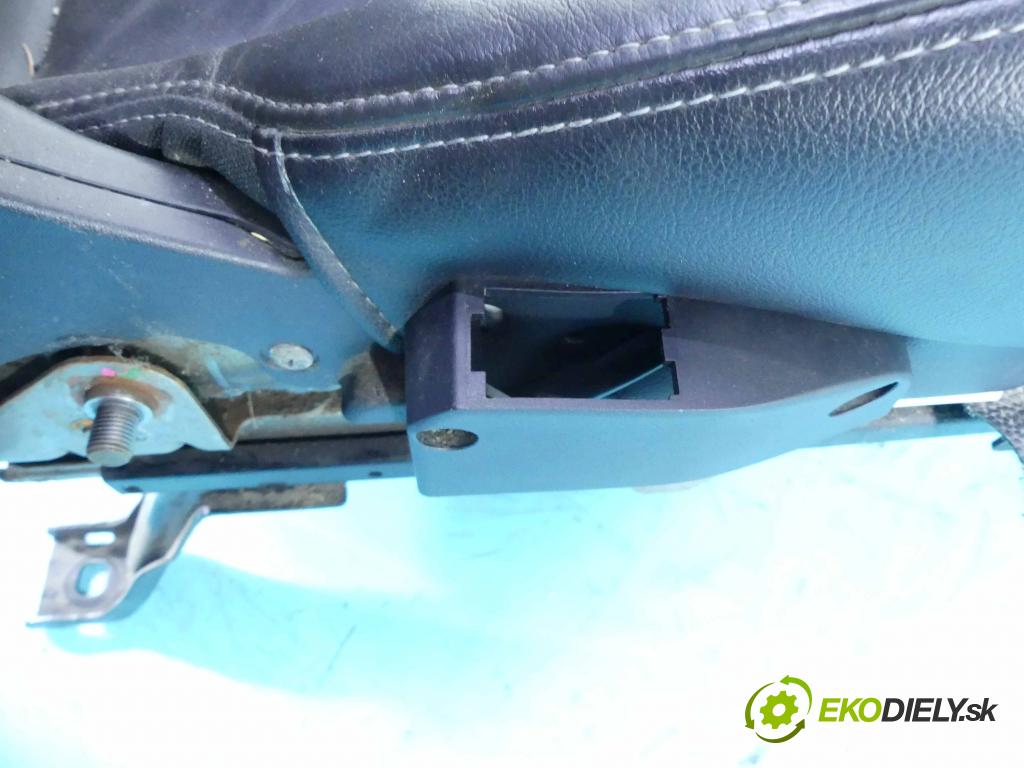 Mitsubishi Outlander II 2006-2013 2.2 DI-D 156 HP manual 115 kW 2179 cm3 5- Sedačka ľavý  (Sedačky, sedadlá)