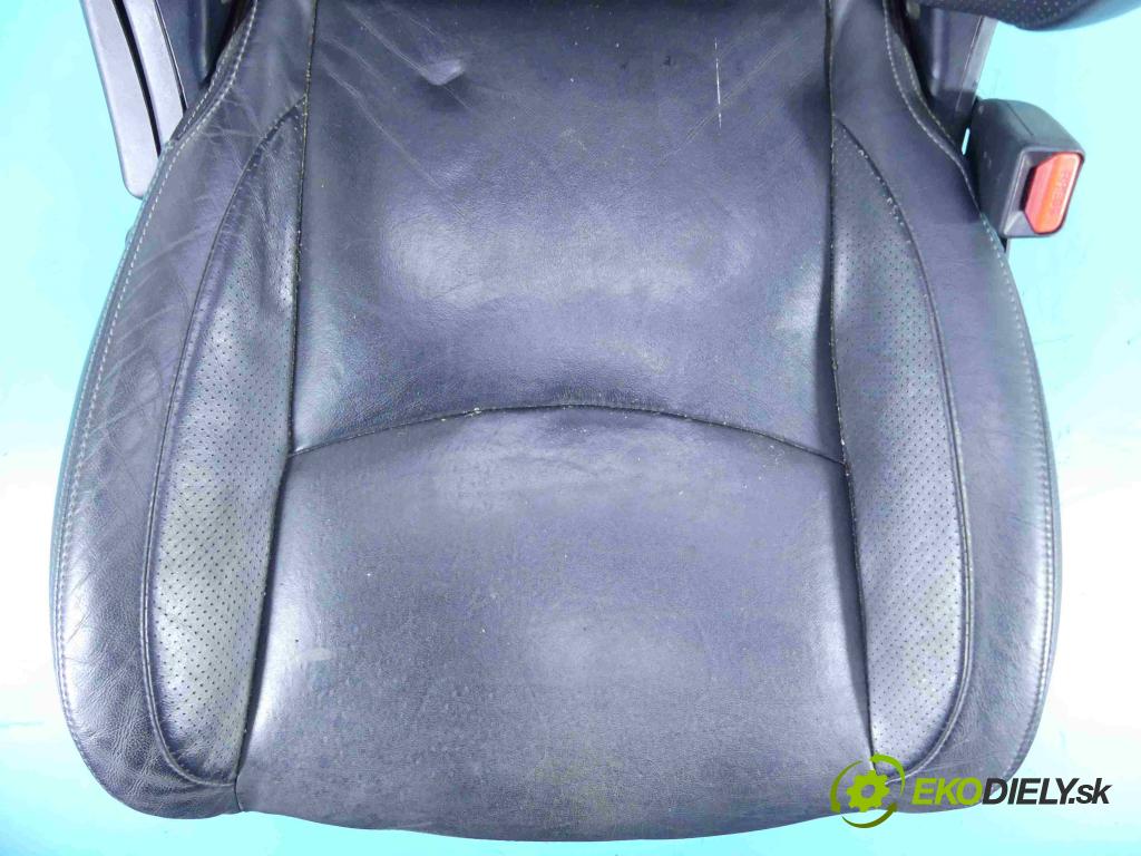 Mitsubishi Outlander II 2006-2013 2.2 DI-D 156 HP manual 115 kW 2179 cm3 5- Sedačka pravý  (Sedačky, sedadlá)