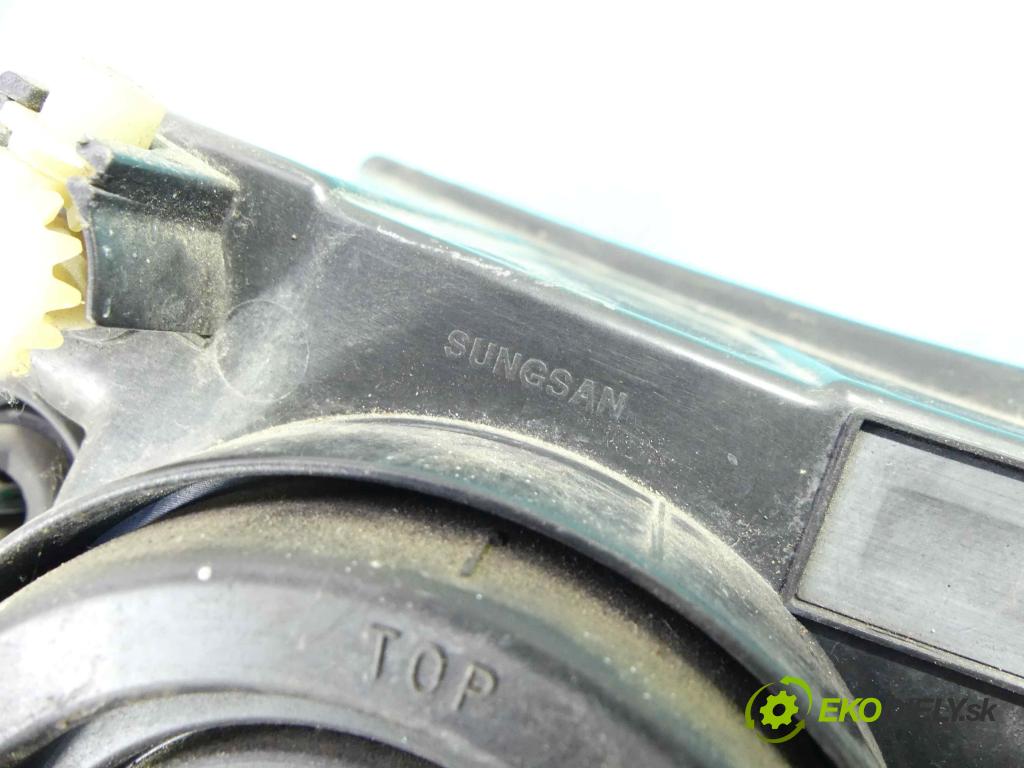 Chevrolet Cruze 2.0 VCDi: 150 HP manual 110 kW 1991 cm3 4- Reflektor: pravý  (Pravé)