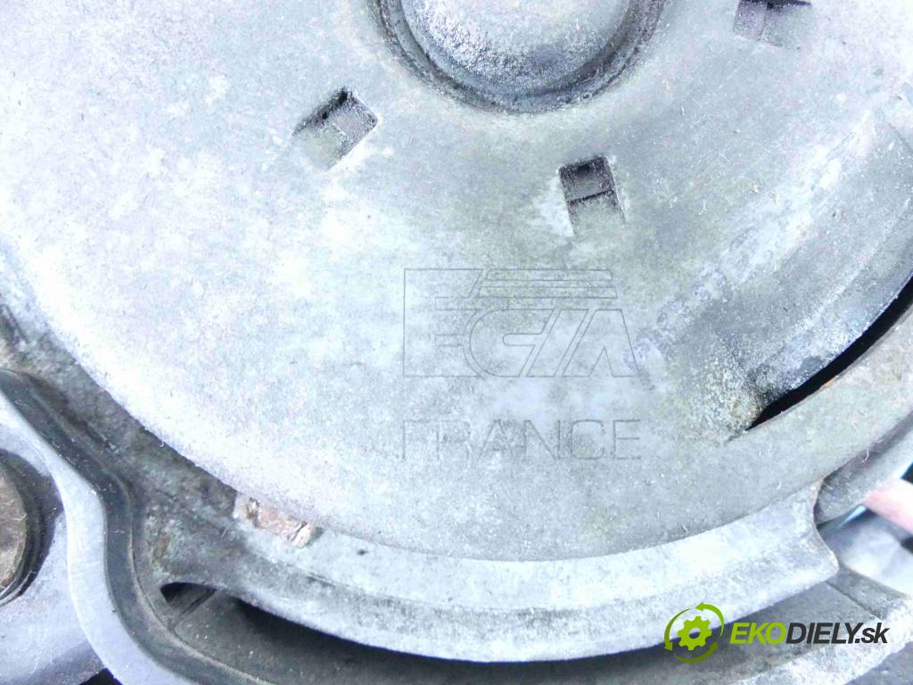 Citroen C4 I 2004-2011 1.4 16v 88 HP manual 65 kW 1360 cm3 5- Ventilátor chladiča
