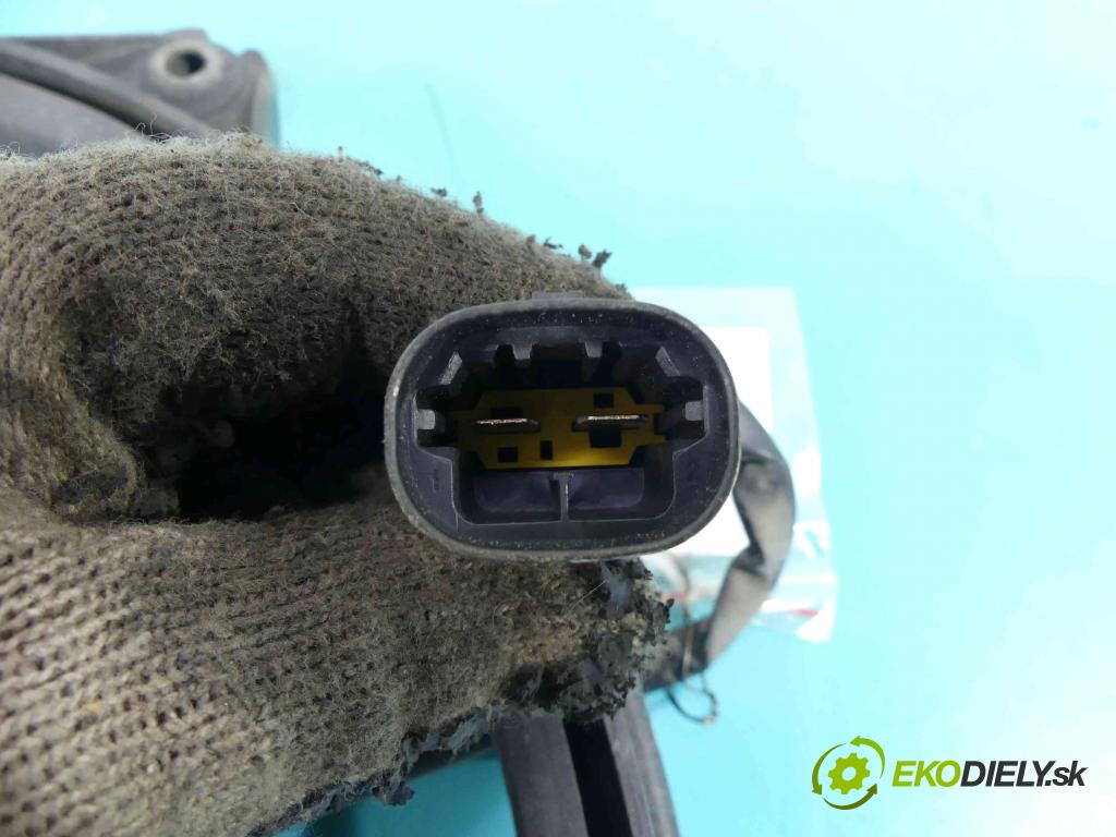 Citroen C4 I 2004-2011 1.4 16v 88 HP manual 65 kW 1360 cm3 5- Ventilátor chladiča