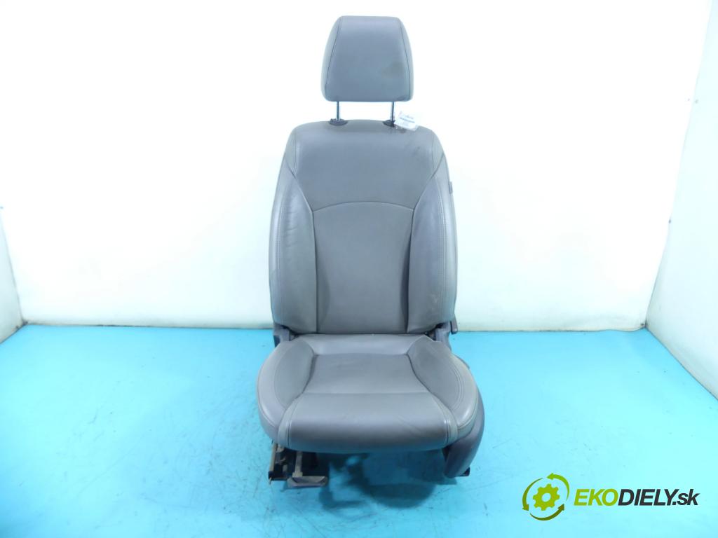 Chevrolet Cruze 2.0 VCDi: 150 HP manual 110 kW 1991 cm3 4- Sedačka ľavý  (Sedačky, sedadlá)