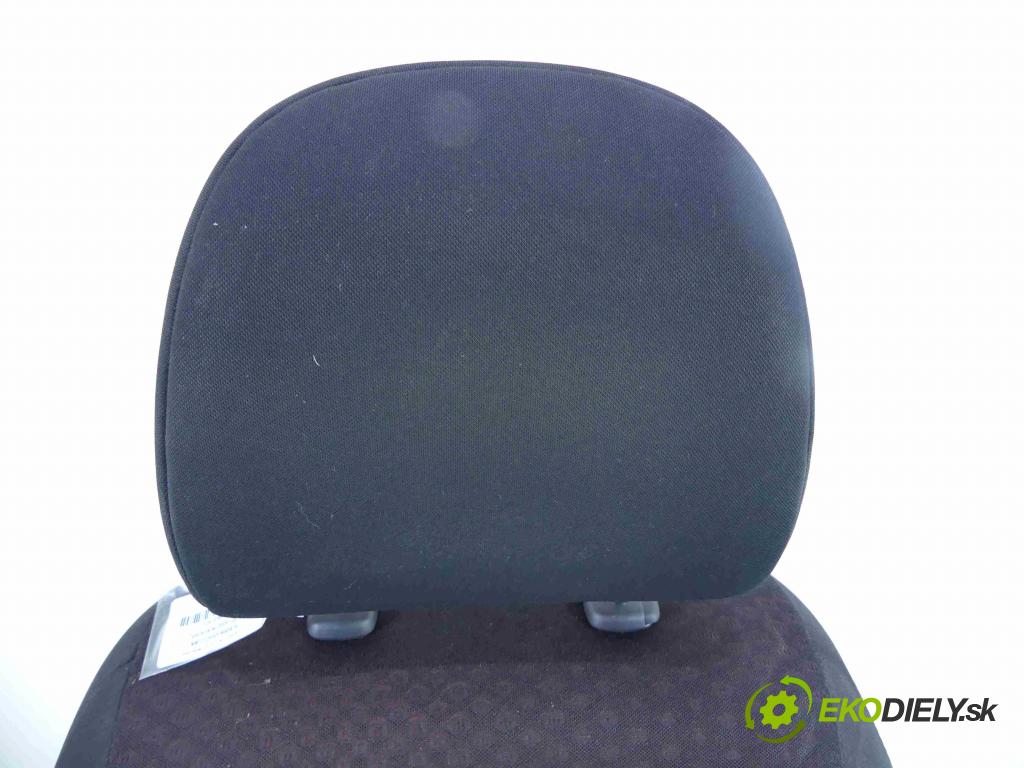 Toyota Verso 2009-2018 2.0 D4D 126 HP manual 93 kW 1998 cm3 5- Sedačka pravý  (Sedačky, sedadlá)