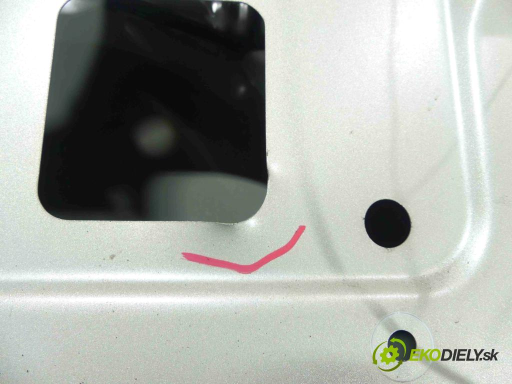 Mitsubishi Outlander II 2006-2013 2.2 DI-D 156 hp manual 115 kW 2179 cm3 5- zadní kufrové dveře  (Zadní kapoty)