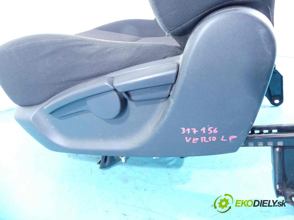 Toyota Verso 2009-2018 2.0 D4D 126 HP manual 93 kW 1998 cm3 5- Sedačka ľavý  (Sedačky, sedadlá)