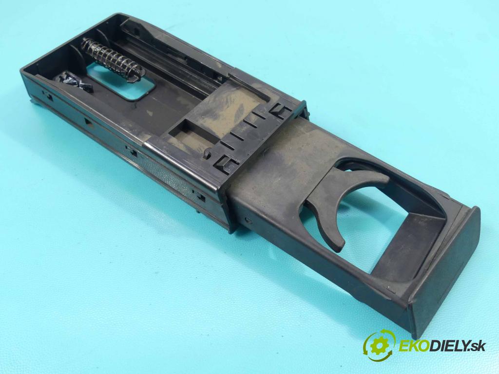 Mitsubishi Outlander II 2006-2013 2.2 DI-D 156 HP manual 115 kW 2179 cm3 5- Rukojeť: na nápoje: GN621-04480 (Úchyty, držiaky na nápoje)