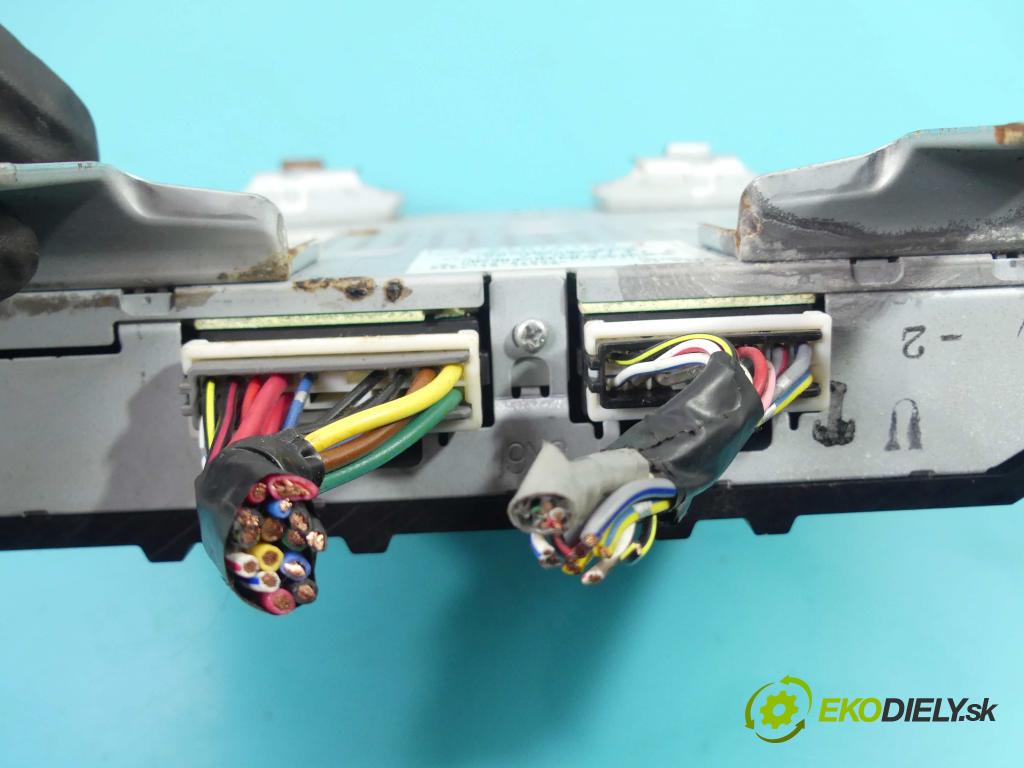 Mitsubishi Outlander II 2006-2013 2.2 DI-D 156 HP manual 115 kW 2179 cm3 5- Zesilovač: 8701A230 (Zosilňovače)