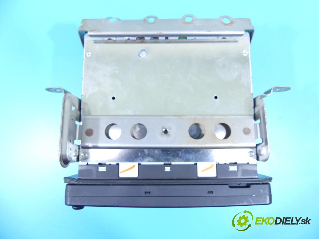 Mitsubishi Outlander II 2006-2013 2.2 DI-D 156 HP manual 115 kW 2179 cm3 5- Radio originál 8750A070