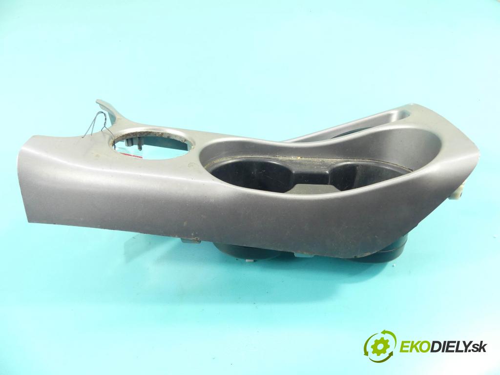 Mitsubishi Outlander II 2006-2013 2.2 DI-D 156 HP manual 115 kW 2179 cm3 5- Rukojeť: na nápoje: 8011A079-1 (Úchyty, držiaky na nápoje)