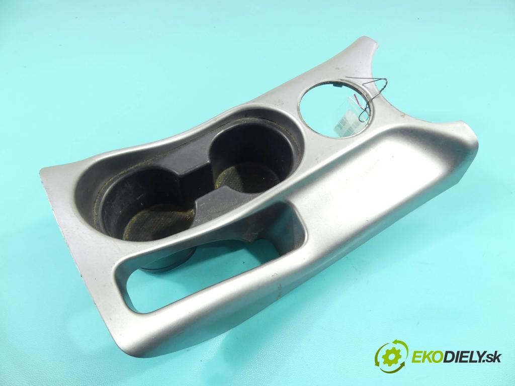 Mitsubishi Outlander II 2006-2013 2.2 DI-D 156 HP manual 115 kW 2179 cm3 5- Rukojeť: na nápoje: 8011A079-1 (Úchyty, držiaky na nápoje)