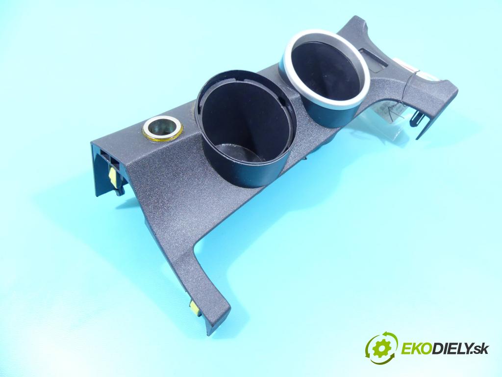 Toyota Verso 2009-2018 2.0 D4D 126 HP manual 93 kW 1998 cm3 5- Rukojeť: na nápoje: 58821-0F020 (Úchyty, držiaky na nápoje)